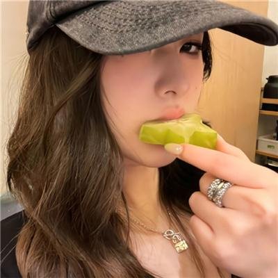 她不是我的妻子封面